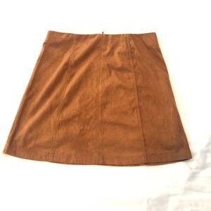 NWT Francesca’s Carmel suede skirt